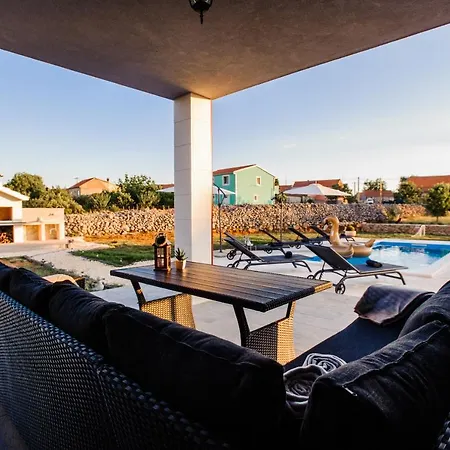 Villa Family Dream House