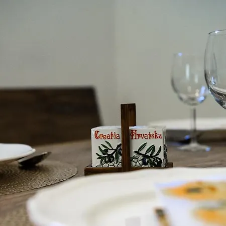 Family Dream House Ruzic