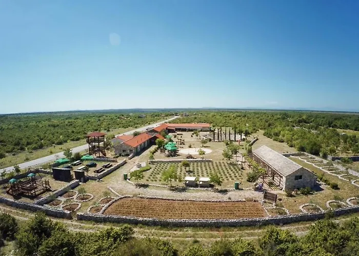 Family Dream House Ruzic