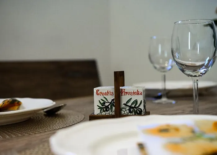 Family Dream House Ruzic