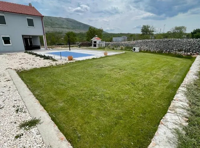 Villa Family Dream House